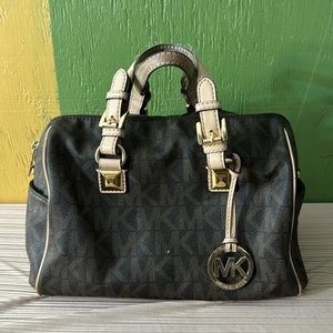 Micheal kors grason small duffel bag
